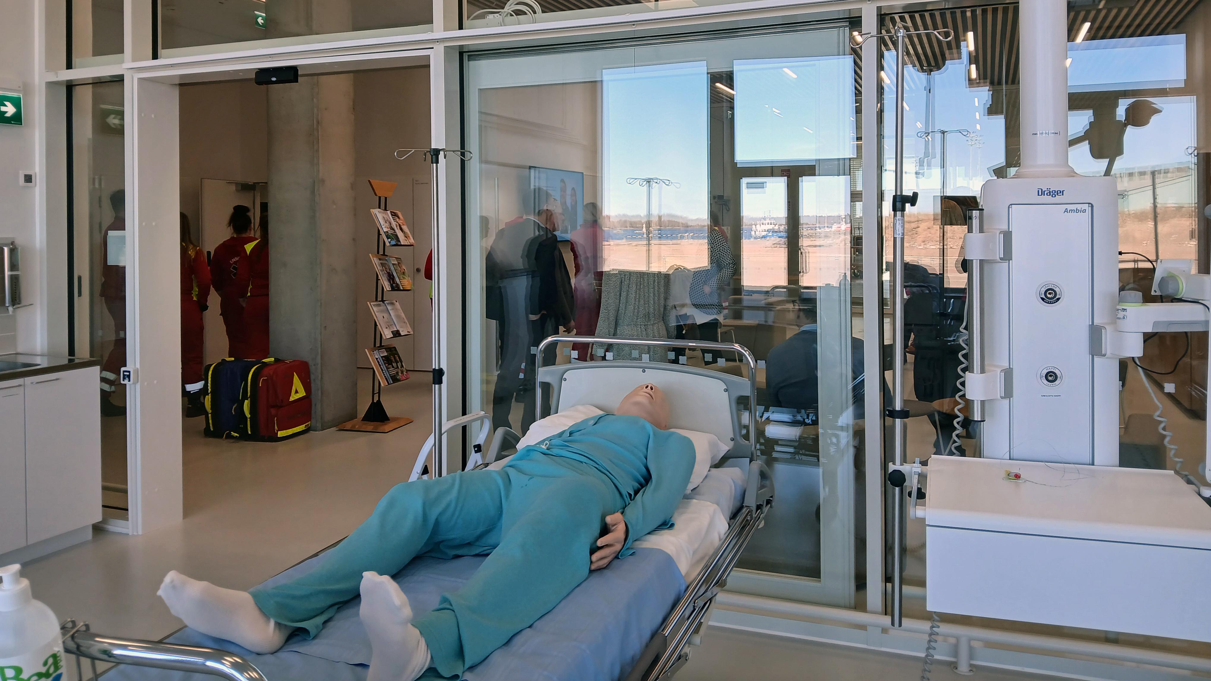 Patient doll in a hospital simulation room at Xamk